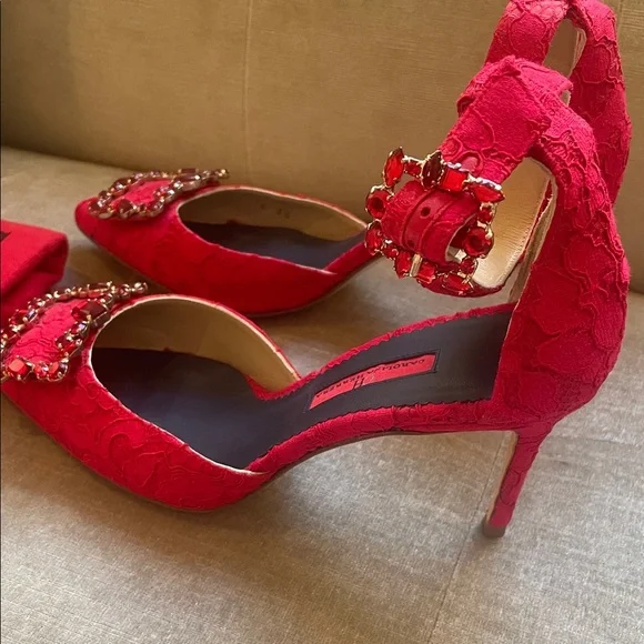New Carolina Herrera Elegant Red Lace Heels with Embellishments - Picture 4 of 7